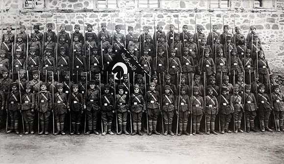 Çocuk kasabasının Gürbüz Çocuklar Ordusu