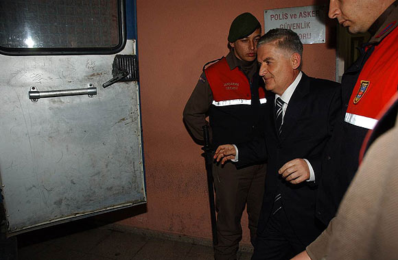 Üçok: Sahte çürük raporu düzenlenmedi