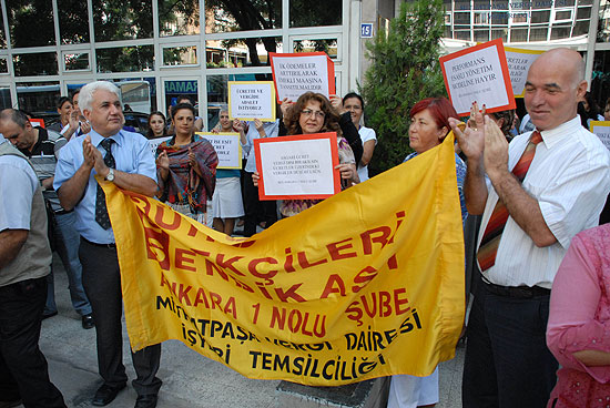 Maliye çalışanları iş bıraktı