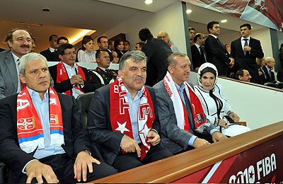 Erdoğanı yuhalayanlar aranıyor
