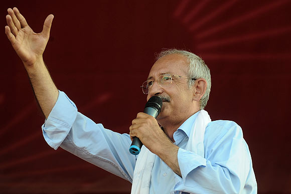 Kılıçdaroğlu, Başbakanın gömlekçisiyle anlaştı