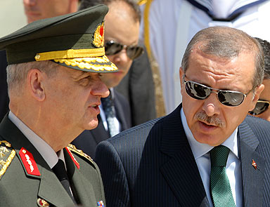 Üç general için özel inceleme