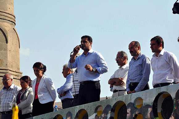 Demirtaş Türkiyenin yüzde 90ını anayasaların mağduru