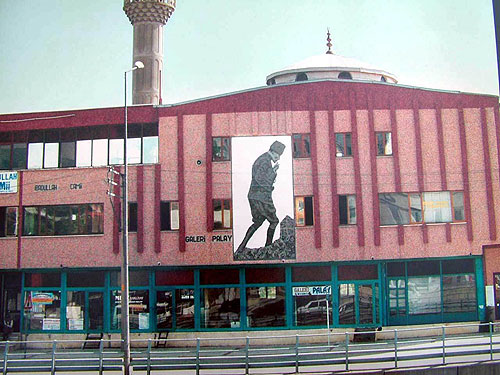 Uyanık bina sahibinin yaptığına bak