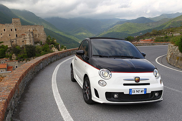 Fiat 500Cye Abarth dokundu