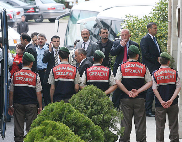 Albay Çiçekten Şubat Soğuğu dizisi iddiası