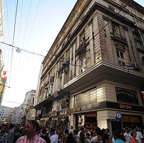 İntihar etti, film sandılar