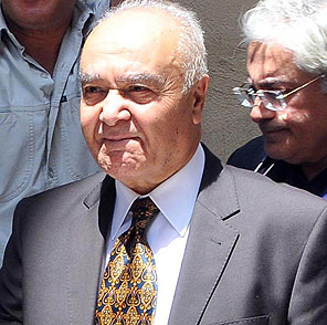 Seyfi Oktay kimdir