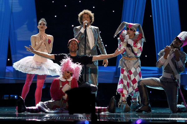 Eurovisionda sahneye atlayan adam kim