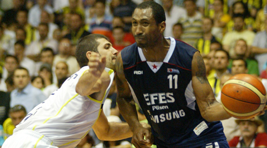 Basketbolda şampiyonluk serisi başlıyor