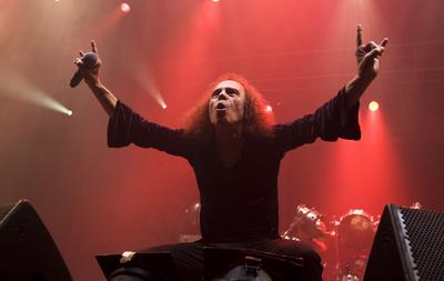Heavy metalin babası Ronnie James Dio öldü