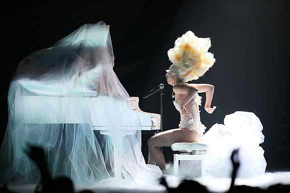Brit ödüllerine Lady Gaga damgası