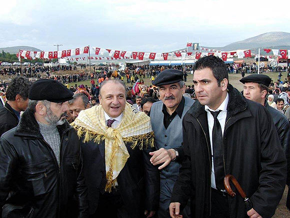 MHPli Vuralda askere sivil yargı yorumu