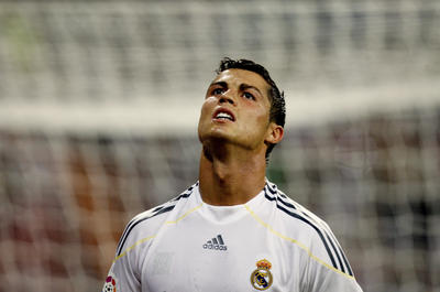 Ronaldo Barcelonaya yetişmek amacında