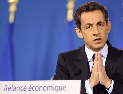 Sarkozy minareye değil, gösterişe karşıymış...