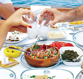 Rakı resmen milli içki oldu