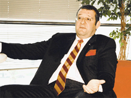 Galatasarayda bir istifa daha