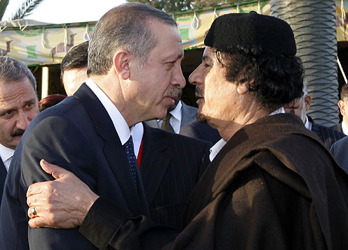 Başbakan Erdoğana deve sütü ikramı