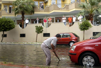 Antalyada bugün okullar tatil