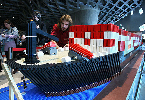 Dünyanın en büyük lego gemisini yaptılar