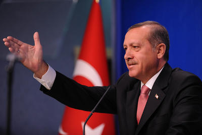 Erdoğandan din istismarı eleştirilerine yanıt