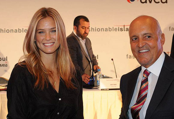 Bar Refaeli Fashionable İstanbul için geldi