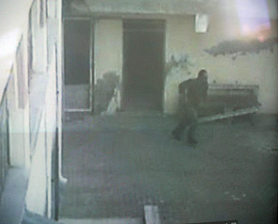 Şaşkın hırsız cami musluklarını çaldı