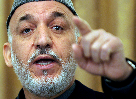Karzai arayı açıyor