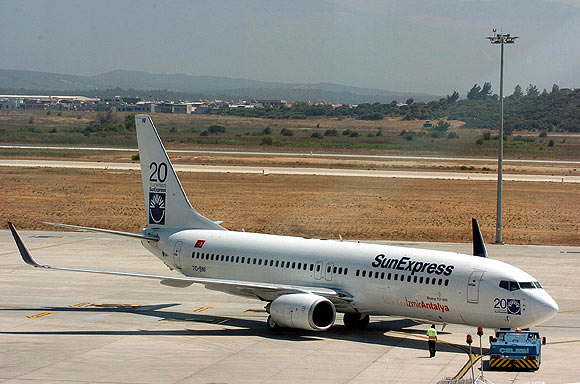 Sun-Express uçağı İstanbula zorunlu iniş yaptı