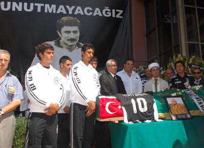 Vedat Okyara hüzünlü uğurlama
