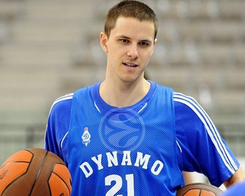 Efes transferi Nachbar ile noktaladı