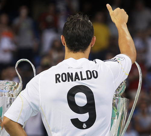 Ronaldonun 9 numarası yok satıyor