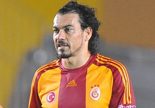 Servet Çetine iki ay futbol yok