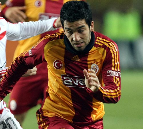 Arda Hamburg maçında zor