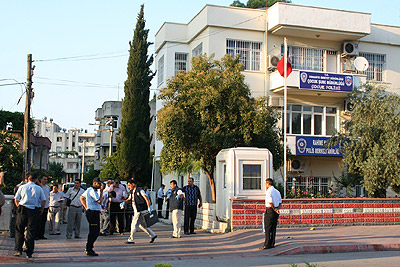 Karakolda silahlı saldırı: 2 ölü