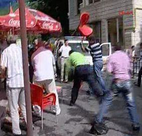 Sultanahmet savaş alanına döndü..
