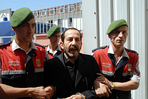 Ergin kardeşlere ceza yağdı