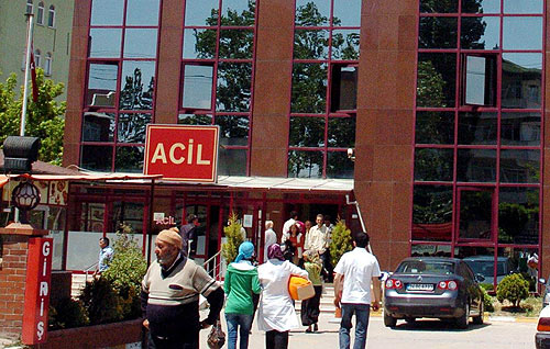 Ameliyathanede kolbastı oynadılar