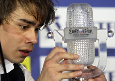 Alexander Rybak müzik listelerini alt üst etti