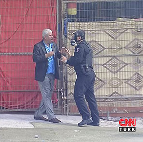 Polis dayağı yiyen esnaf CNN TÜRKe konuştu