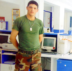Kayseride fabrika bastı, intihar etti