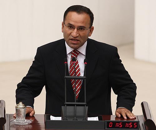 Bekir Bozdağ: Savcılarsa savcılar, katipse katip...