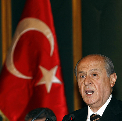Erdoğan ve Obamaya verdi veriştirdi