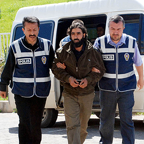 6 ilde eş zamanlı Vasat operasyonu
