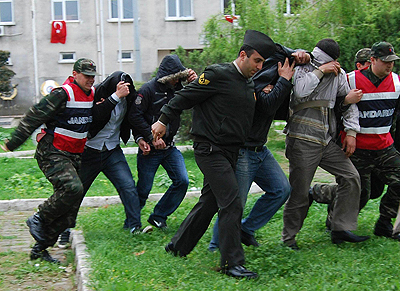 Çanakkalede taciz iddiası: 16 tutuklu daha