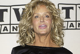Farrah Fawcett şuurunu yitirdi
