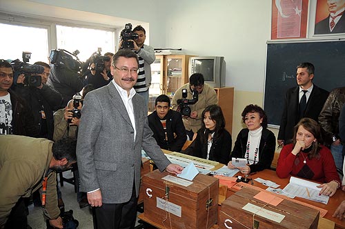 Karayalçının yerinde olsam, bırakırım