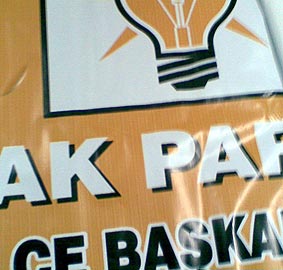 İl Özel İdarede AKPye ait 5 adet pankart