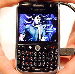 Yeni Blackberry Curve 8900 Türkiyede çıktı