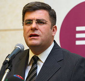 Krizin esas sebebi aşırı harcamalar